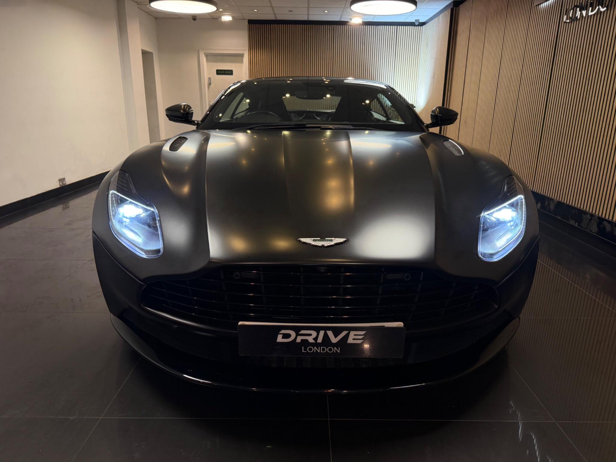 Aston Martin DB11